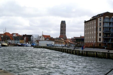2012.02.25.134706 Alter Holzhafen Marienkirche Wismar
