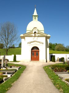 2012.04.28 - Ybbs an der Donau - Friedhofskapelle - 01