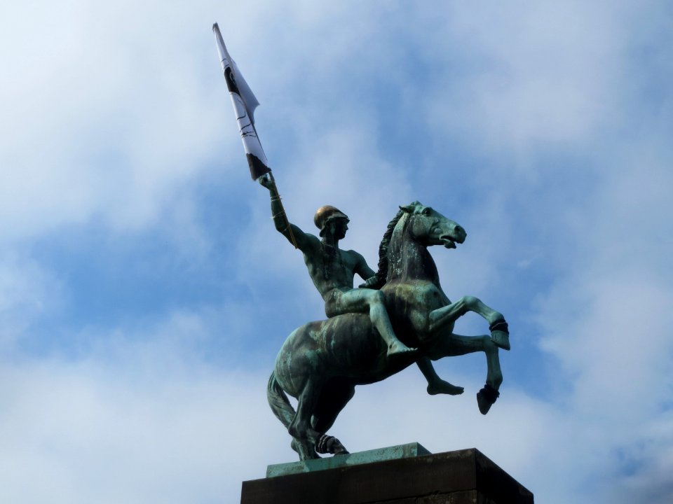 20160527Ulanendenkmal Staden1
