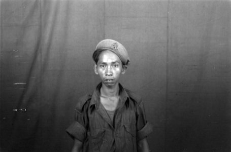Indonesische man in uniform, Bestanddeelnr 6373