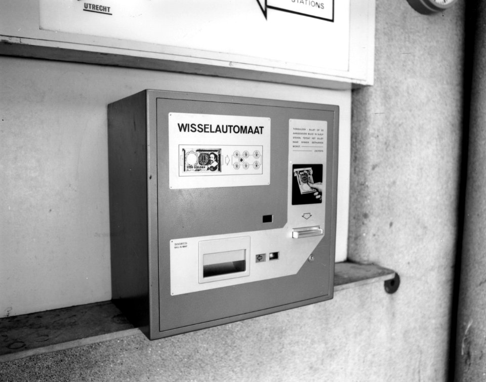 HUA-166706-Afbeelding van een geldwisselautomaat in het NS station Utrecht CS te Utrecht