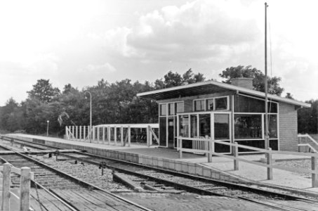 HUA-153301-Gezicht op het nieuwe NS station Klarenbeek te Klarenbeek