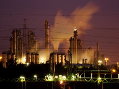Ineos Phenol Belgium at night pic2