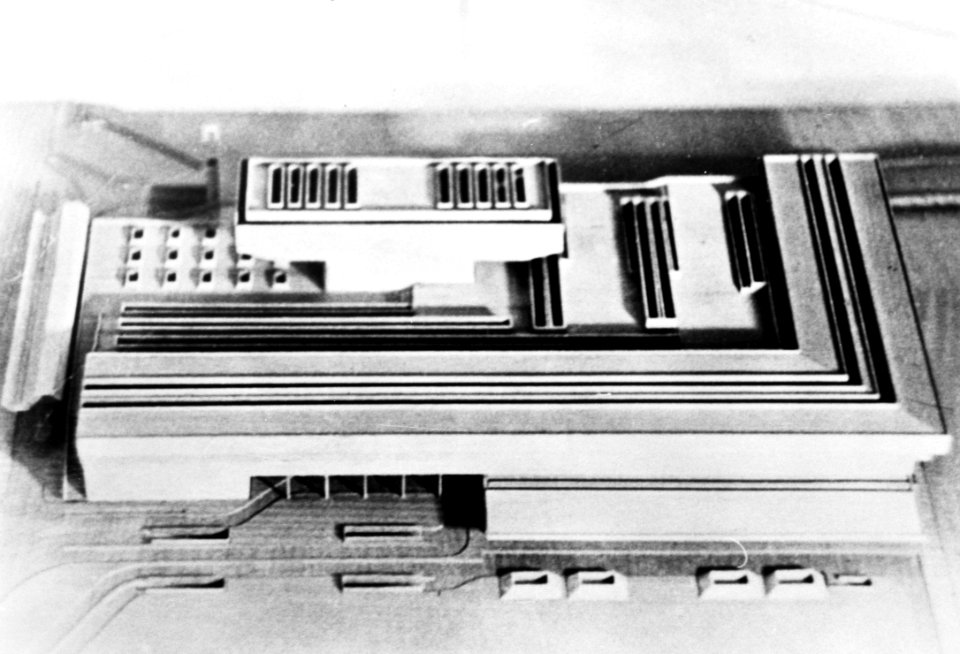 Het winnend ontwerp van architect Wilhelm Holzbauer voor het nieuwe stadhuis van, Bestanddeelnr 921-8981 (cropped)