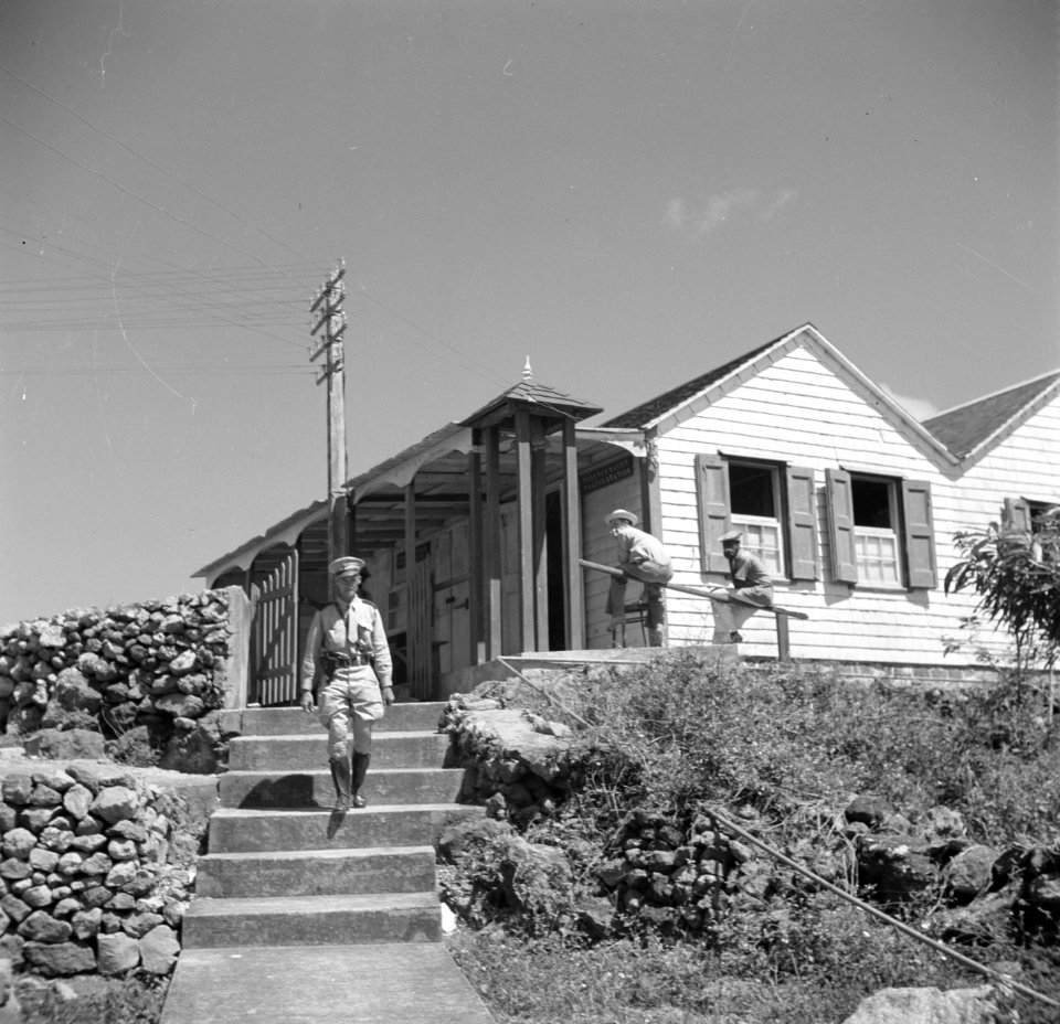 Het politiebureau in het dorp Windwardside op Saba, Bestanddeelnr 252-8263