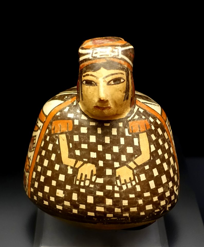 Human effigy bottle with mythical creature on back, Nasca, Peru, Ica region, ceramic - Meso-American collection - Peabody Museum, Harvard University - DSC05940