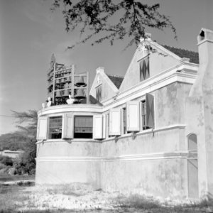 Het carillon van het Curaçaos Museum in Willemstad, Bestanddeelnr 252-2755
