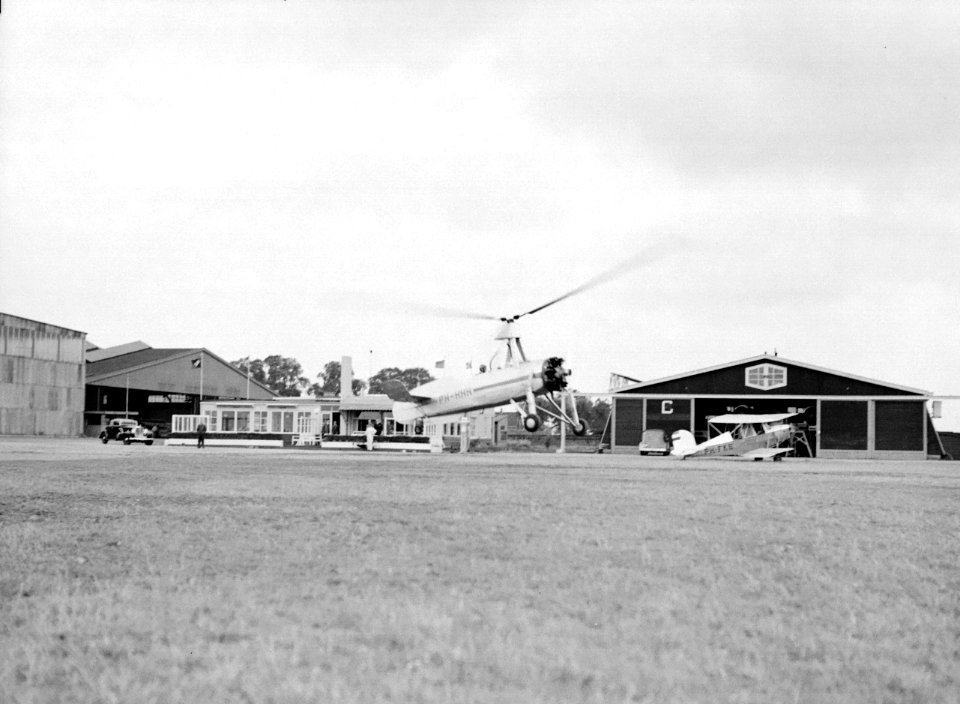 Het opstijgen van de Cierva autogiro PH-HHH (Donna Dulcinea) van de Nederlandse , Bestanddeelnr 255-8639
