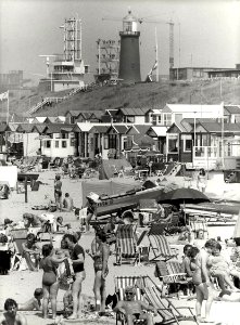 Het strand bij de Seinpostweg en het Zuiderhoofd, ziende naar het noorden. Aangekocht in 1982