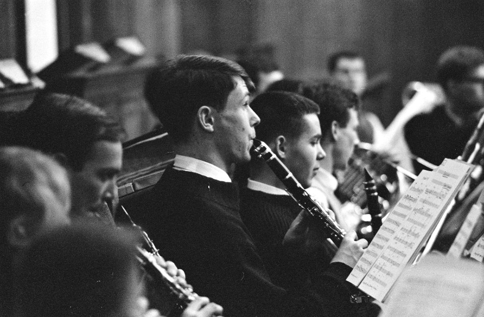 Het Nederlands Studenten Orkest zal drie weken repeteren in de bekende Ruïne ker, Bestanddeelnr 915-9111