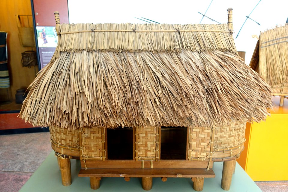 House model, Co Tu - Vietnam Museum of Ethnology - Hanoi, Vietnam - DSC03305
