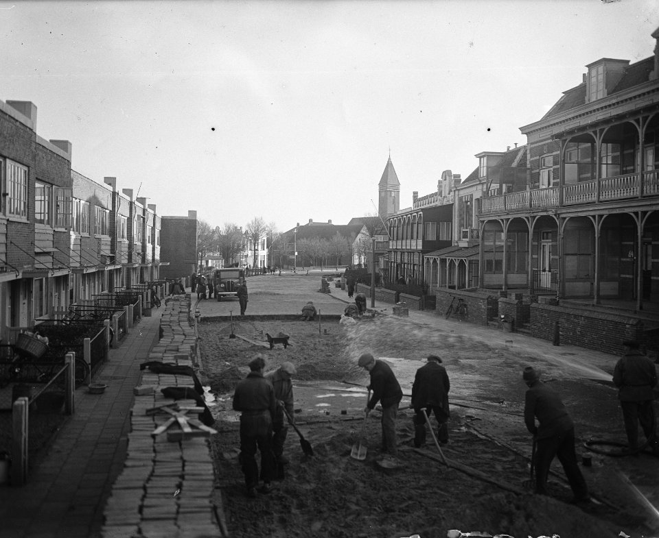 Hogeweg te Zandvoort wordt gerepareerd, Bestanddeelnr 902-5360