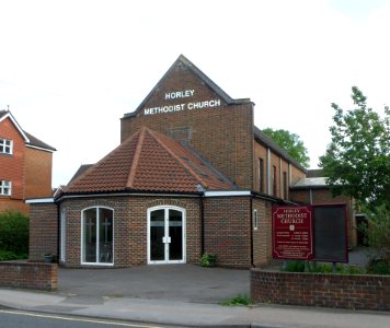 Horley Methodist Church, Victoria Road, Horley (June 2013) (2)