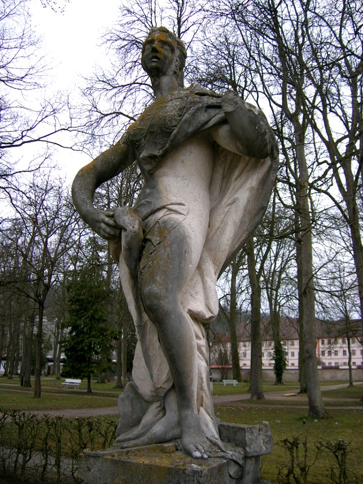 Hofgarten Eichstätt -Statue NW (2)