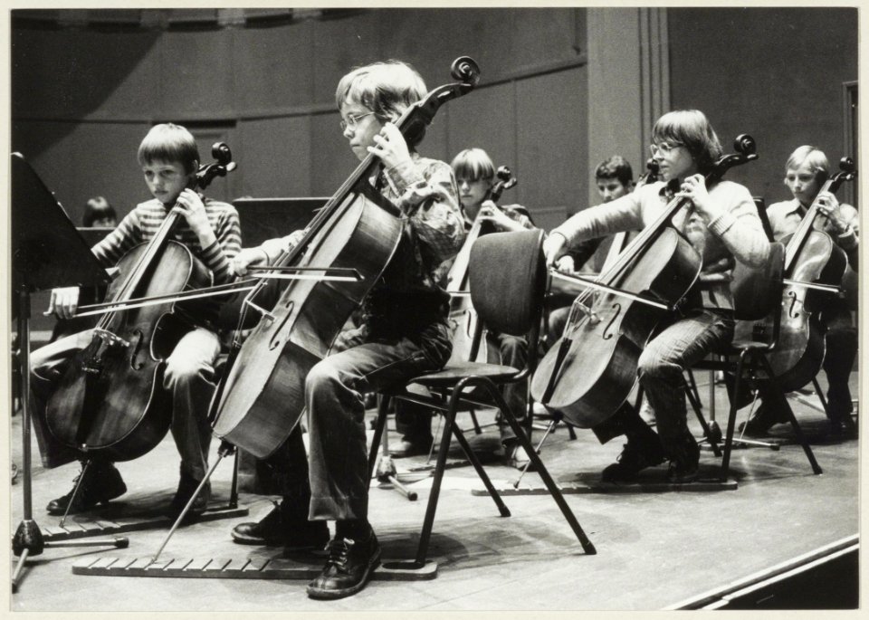Het Junioren Orkest Haarlem tijdens een muziekavond in het Concertgebouw. NL-HlmNHA 54005091