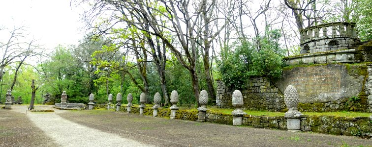 Hippodrome garden and rotunda - Parco dei Mostri - Bomarzo, Italy - DSC02703