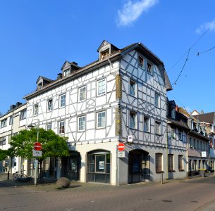 Hochheim, Weiherstraße 1