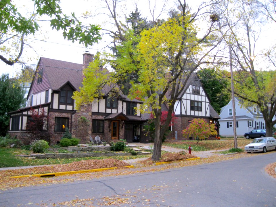 Hillington Way, West Lawn Heights Historic District