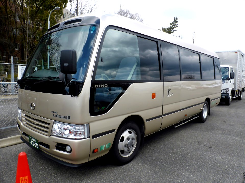 HINO LIESSE II front