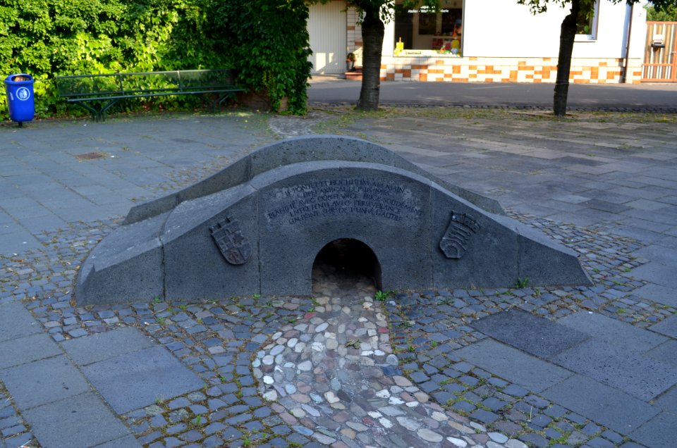 Hochheim, Burgeffstraße, Brücke