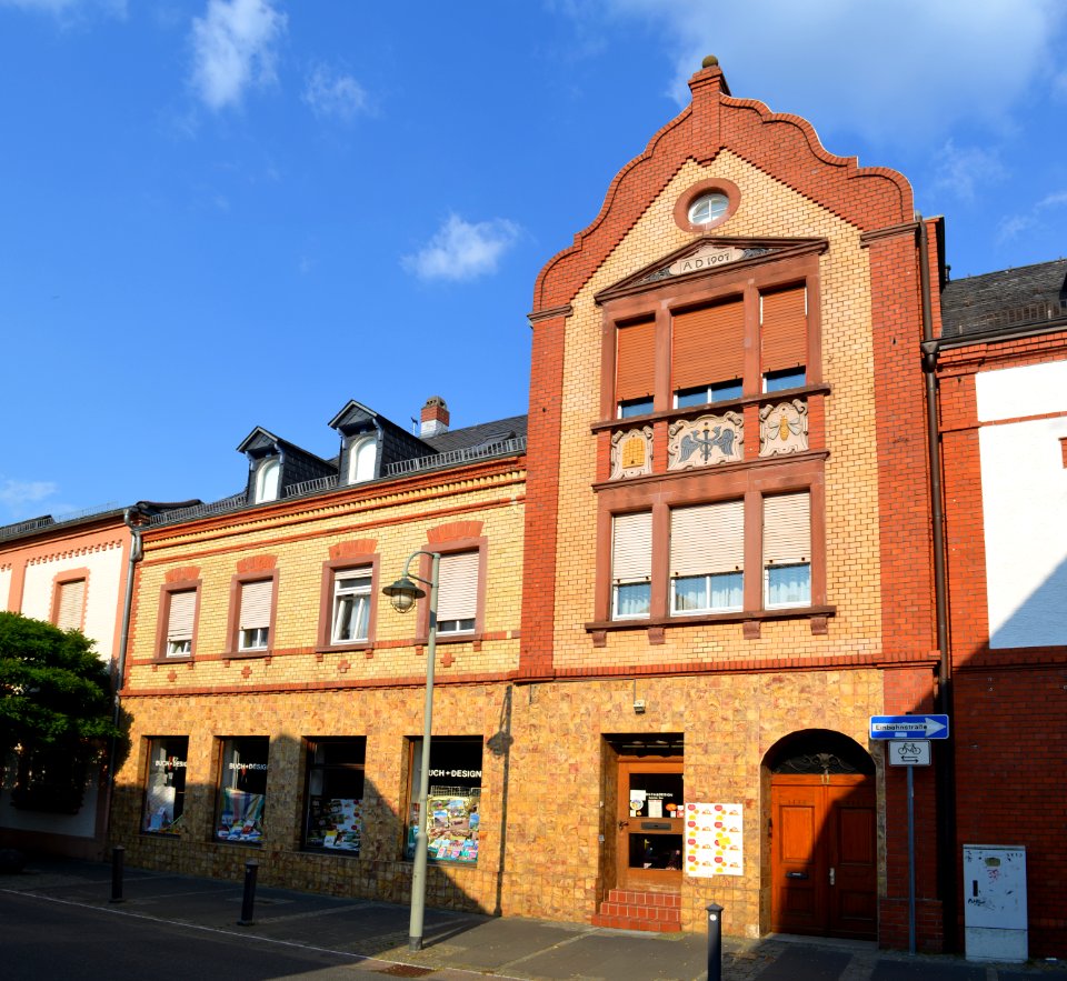 Hochheim, Weiherstraße 11