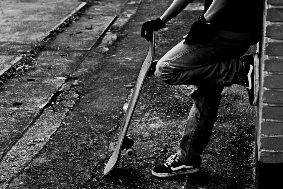 Skate black and white sad boy