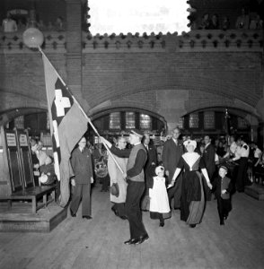 Het in 1903 afgeschafte trommelen op de Amsterdamse Beurs wordt in ere herstel, Bestanddeelnr 905-7673