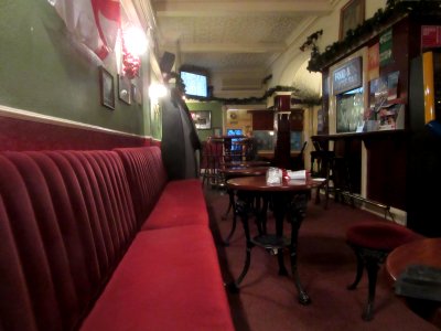 Interior of The Albion Inn, Church Road, Hove (December 2016, before refit) (2)