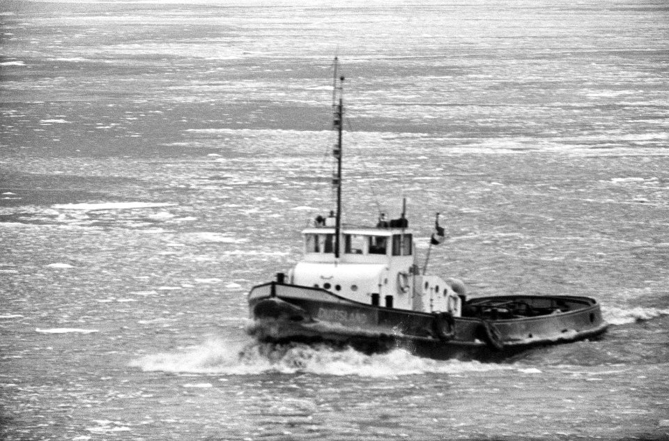 Het ijs wordt gebroken op het Hollands Diep, Bestanddeelnr 914-6746