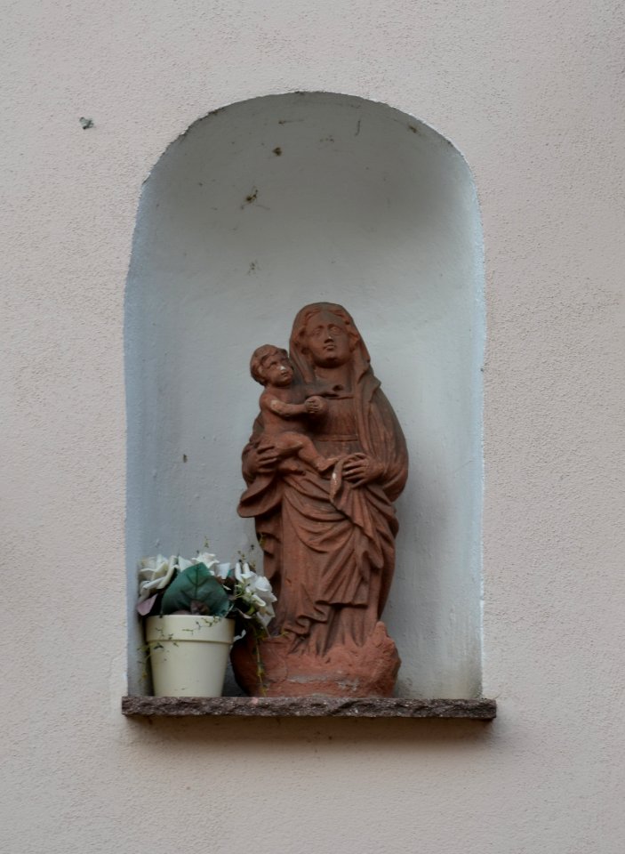 Hochheim, Kirchstraße 2, Marienfigur