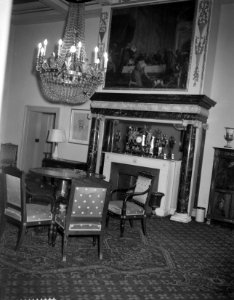 Interieurs van het Koninklijk Paleis op de Dam Slaapkamer van Prins Philip, Bestanddeelnr 909-3893