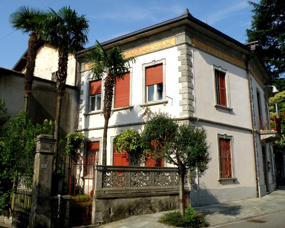 Ispra Villa Via Banetti