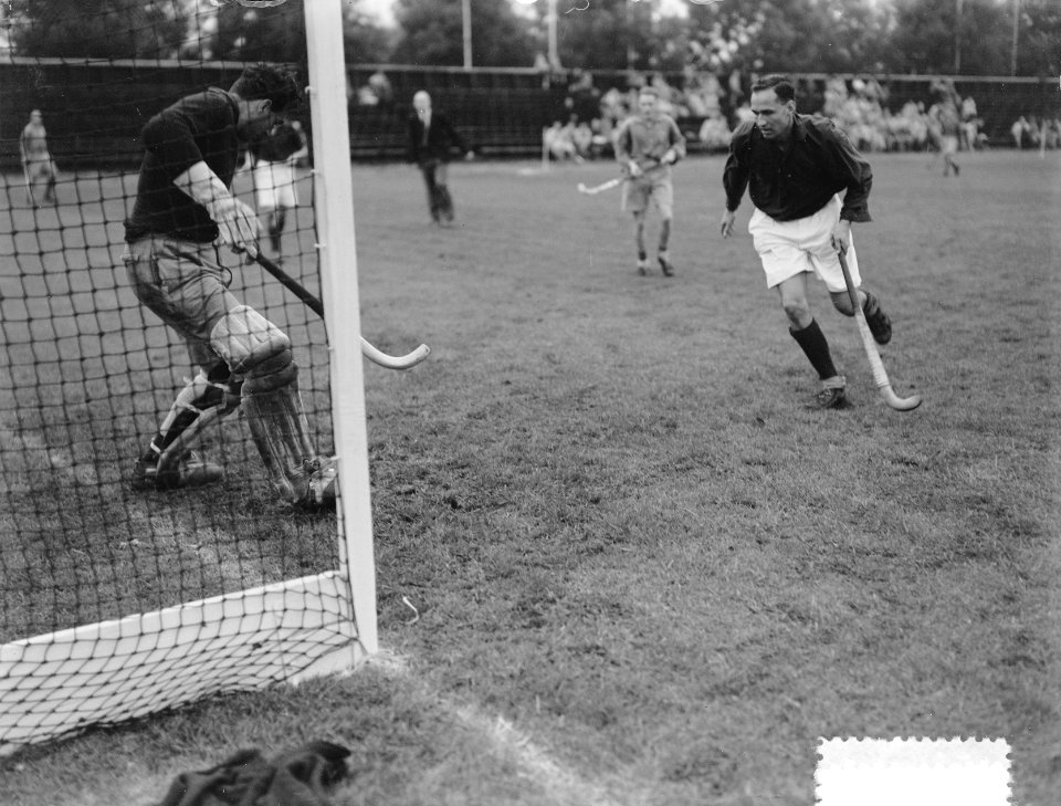 Hockeydag Amstelveen aanval op TOGO-doel, Bestanddeelnr 904-7755