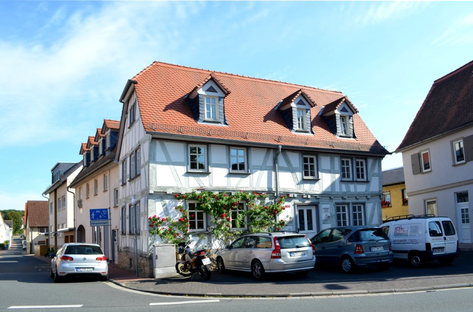 Köppern, Köpperner Straße 100