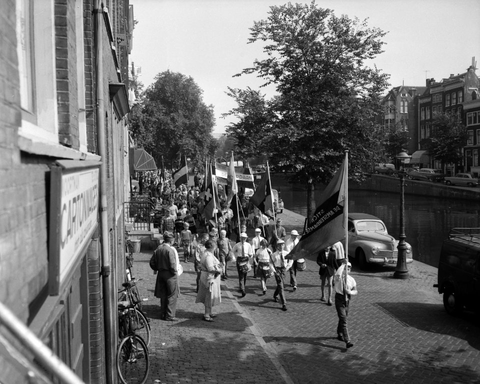Jordaanjeugdfestival, kinderen gaan naar Carre, Bestanddeelnr 909-7250