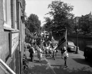 Jordaanjeugdfestival, kinderen gaan naar Carre, Bestanddeelnr 909-7250