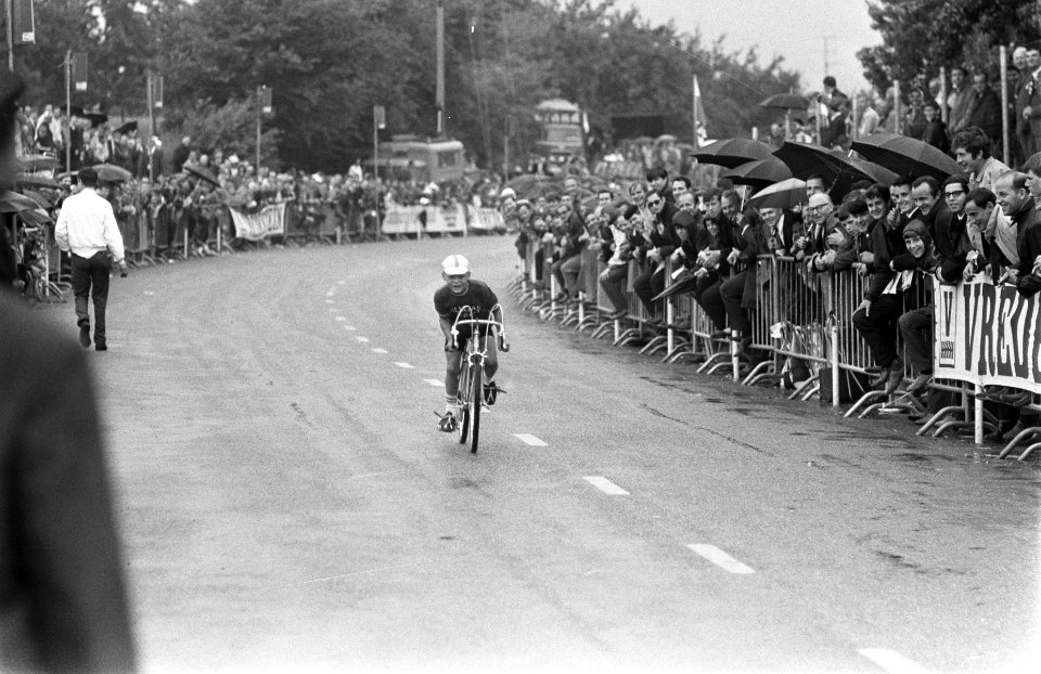 Jacques Frijters op weg naar de finish, Bestanddeelnr 922-5551