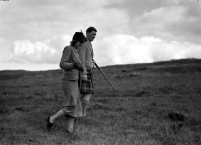 Jager met een vrouw op het eiland Skye, Bestanddeelnr 254-2798