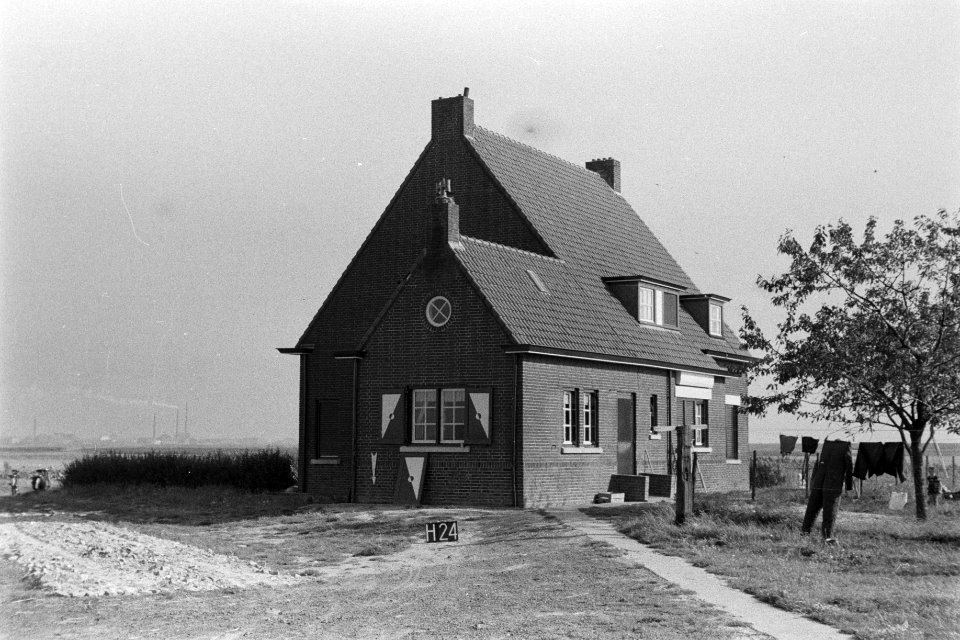 Huis bij Halsteren (ruilverkaveling Halsteren), Bestanddeelnr 170-2468