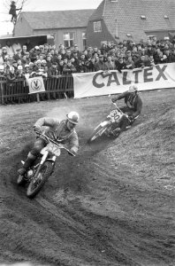 Internationale motorcrosswedstrijden in Sint Antons bij 500cc no. 37 Jeff Smith , Bestanddeelnr 916-1771