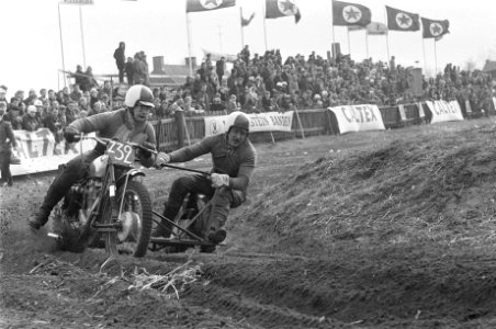 Internationale motorcrosswedstrijden in Sint Antons de zijspannen, Bestanddeelnr 916-1777