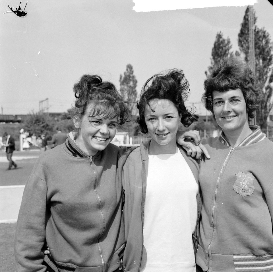 Internationale atletiekwedstrijden, de 400 meter dames vlnr H van Doorn , m, Bestanddeelnr 916-4943