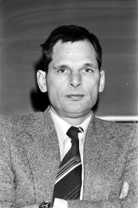 J Mohr voorzitter van het Vredes- en veiligheidsberaard Krijgsmacht (VVBK), Bestanddeelnr 931-2661