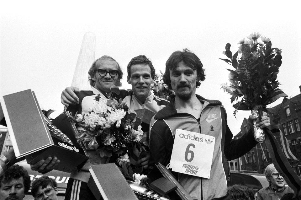 Internationale marathon in Amsterdam de winnaar Gerard Nijboer, Bestanddeelnr 930-7946
