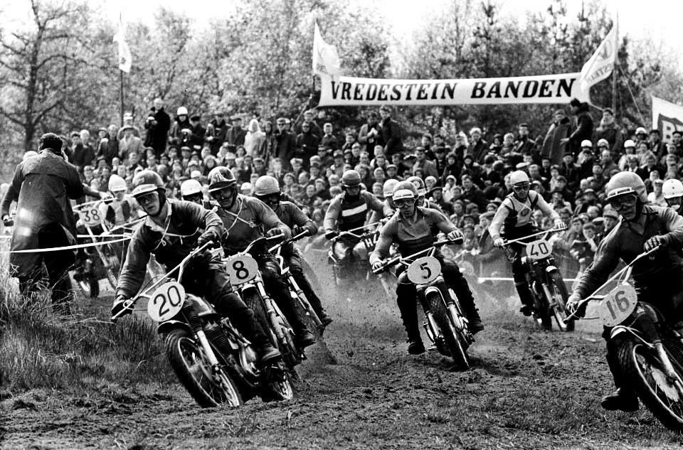 Internationale Motor-Cross Grand Prix 1963 in Markelo verreden. De 500 cc intere, Bestanddeelnr 915-1787