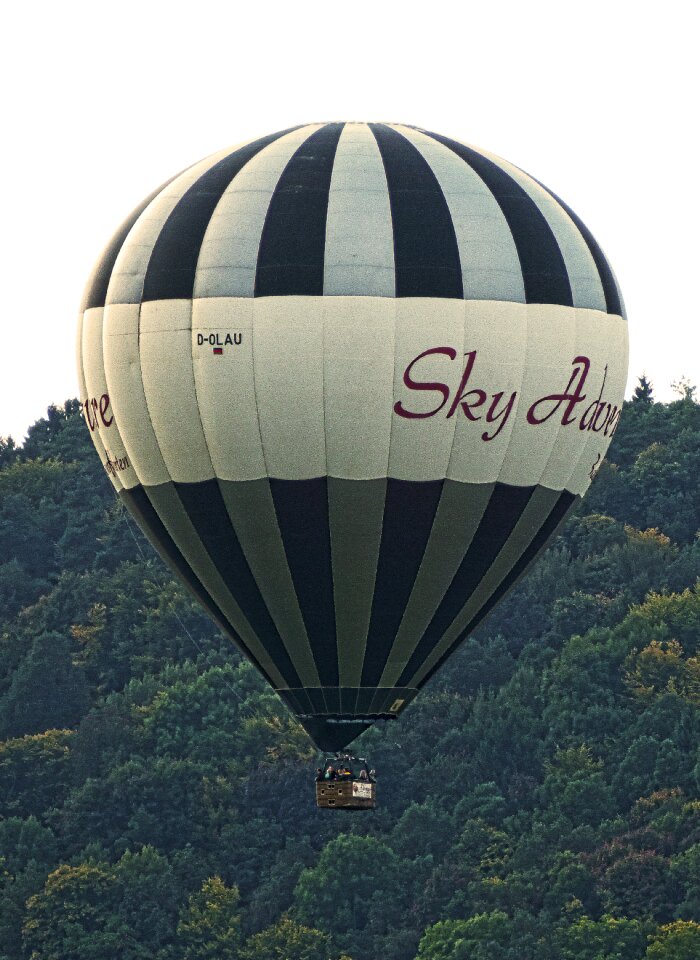Land hot air balloon ride ballooning
