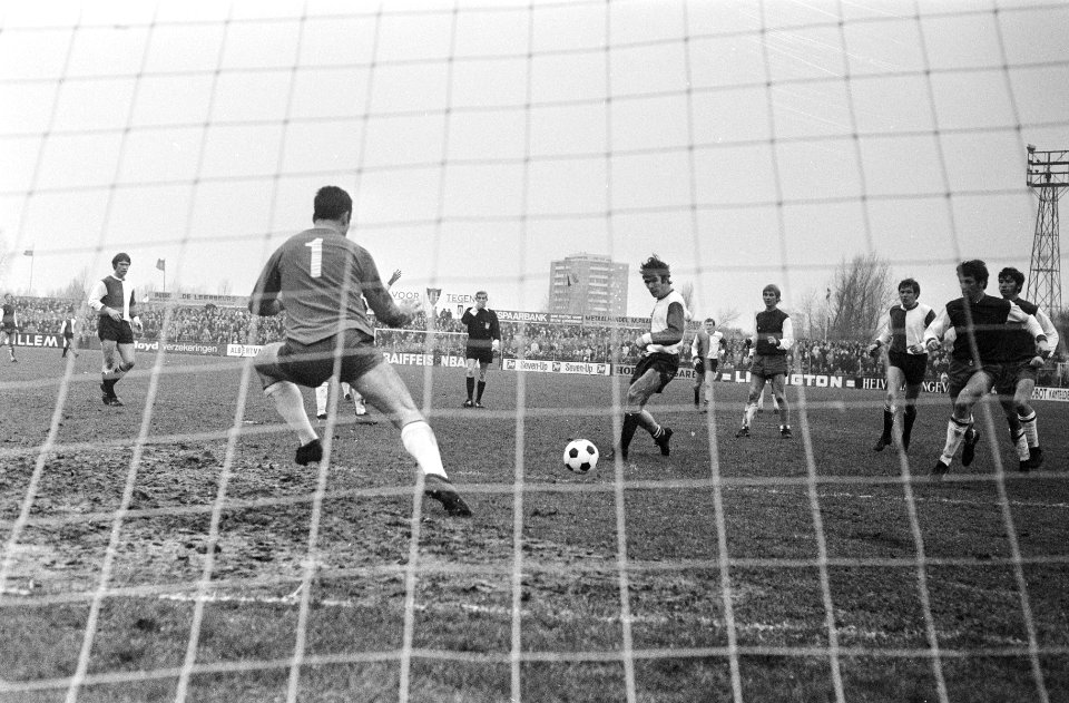 Haarlem tegen Feijenoord 0-1 doelpunt van Van Hanegem, Bestanddeelnr 924-2487