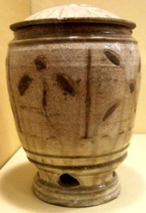 Grain jar from Vietnam, Thanh Hoa, 11th-12th century, porcelain with crackled glaze, HAA photo