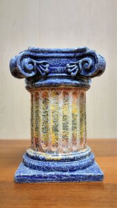 Column ornament capitello