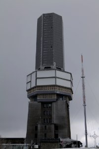 Großer Feldberg communication tower with snow 2021-04-06 05